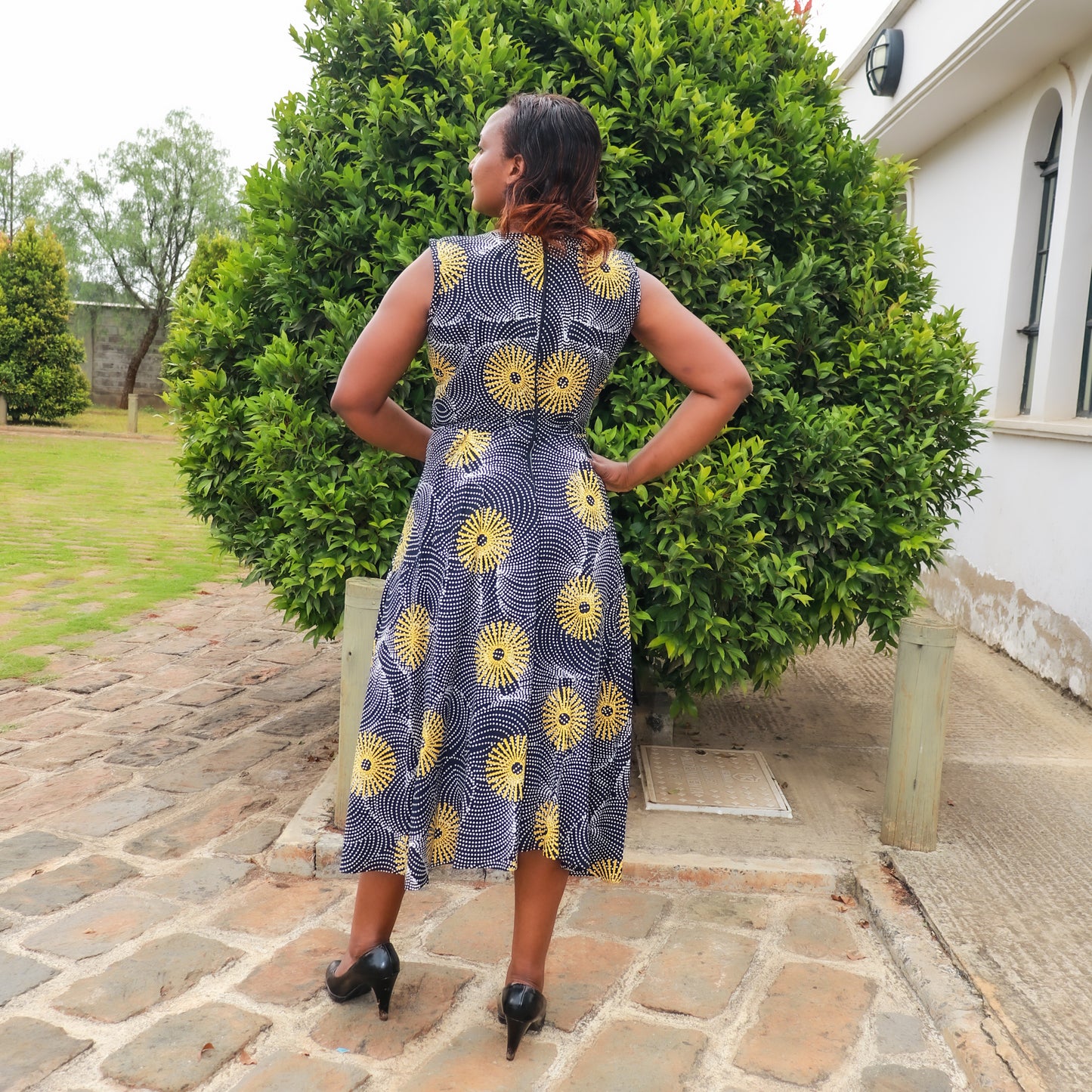 A-Line - Black with dotted yellow circles