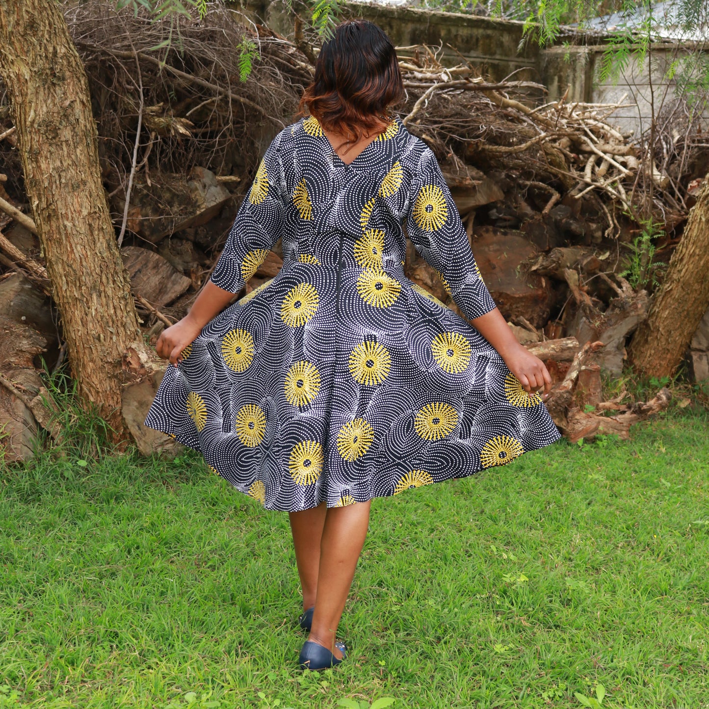 A-Line - Black with dotted yellow circles