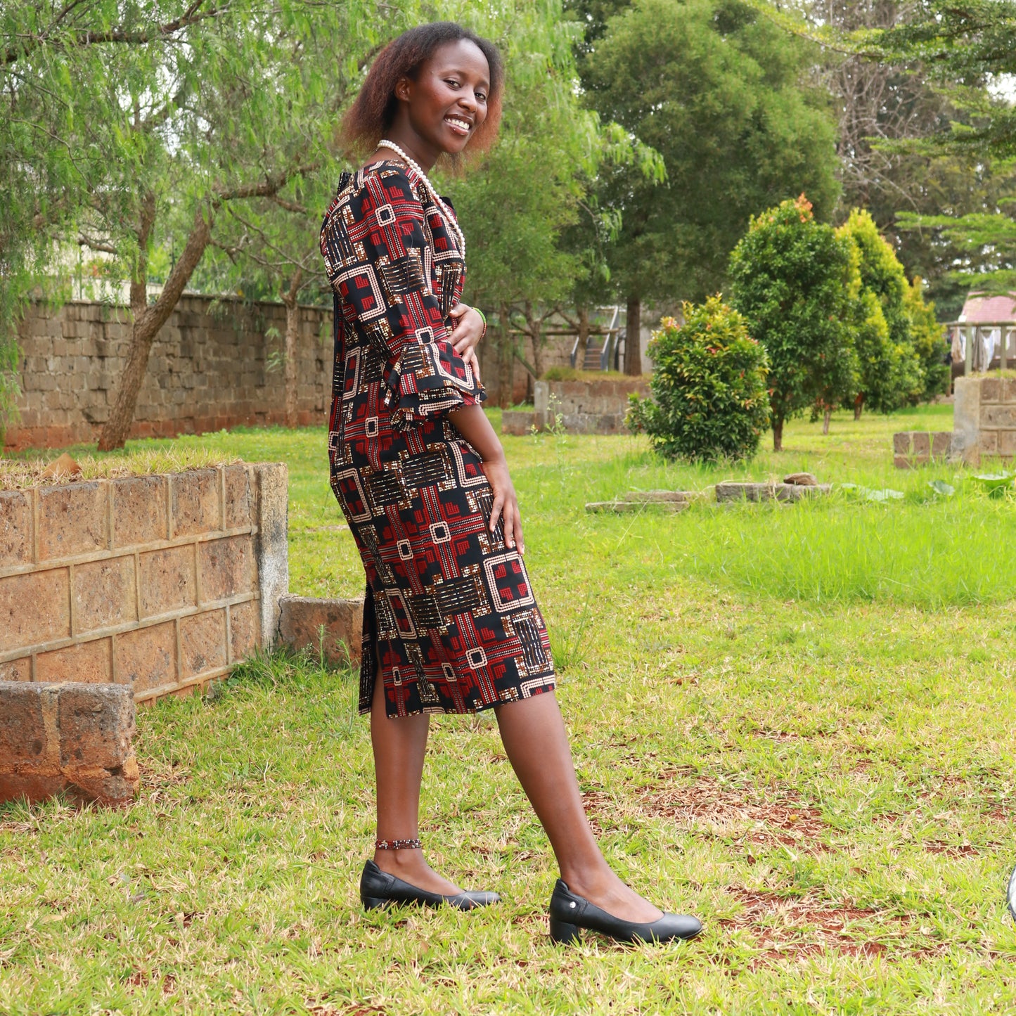 Sheath - Black & red Squared & doted motif