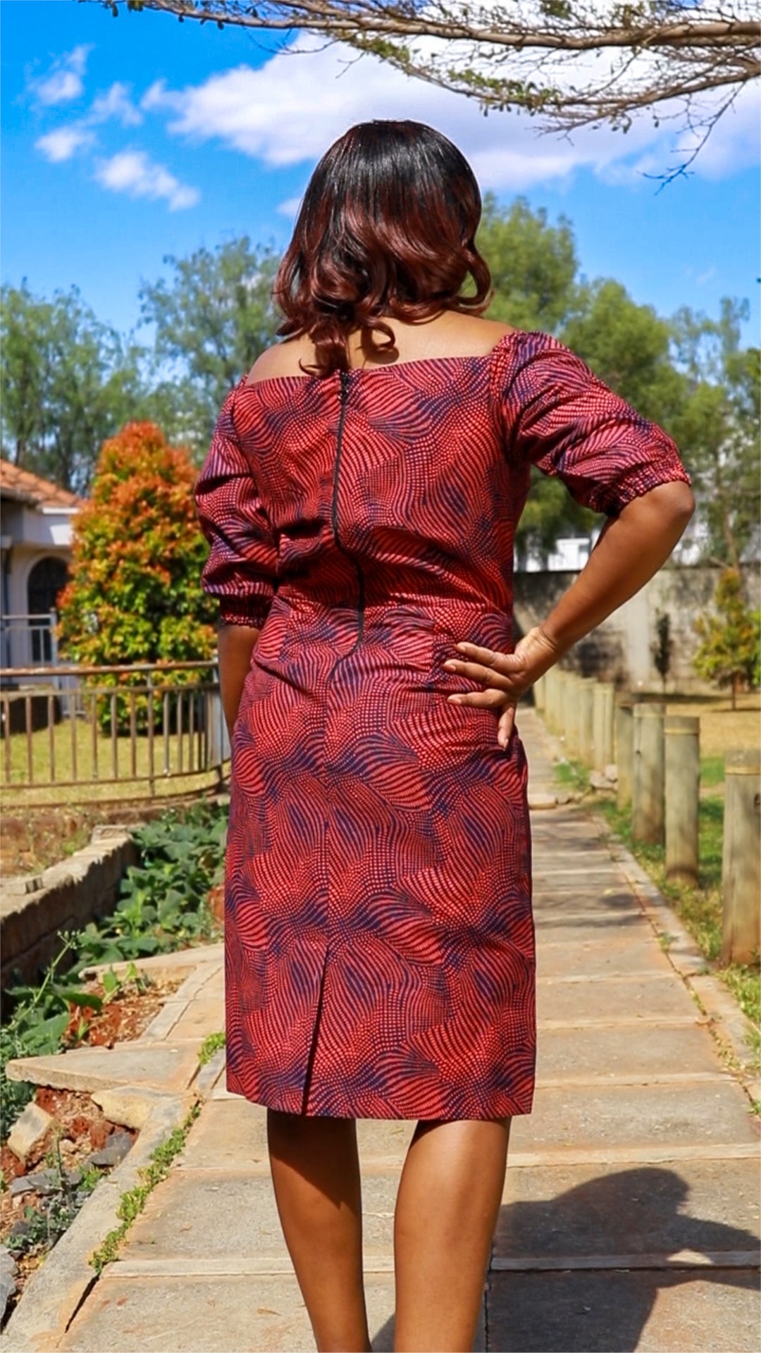 Sheath - Navy blue, red dots motifand bracelet sleeves.