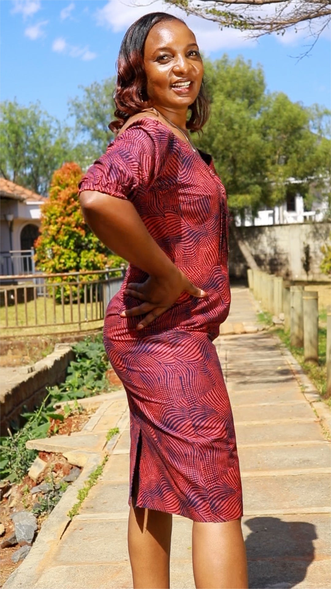 Sheath - Navy blue, red dots motifand bracelet sleeves.