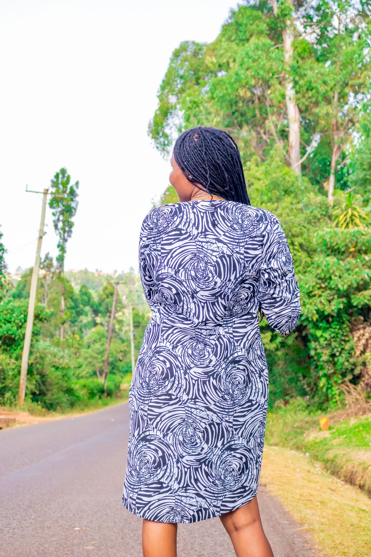 Shirt Dress of Black and white prints, midi sleeves,